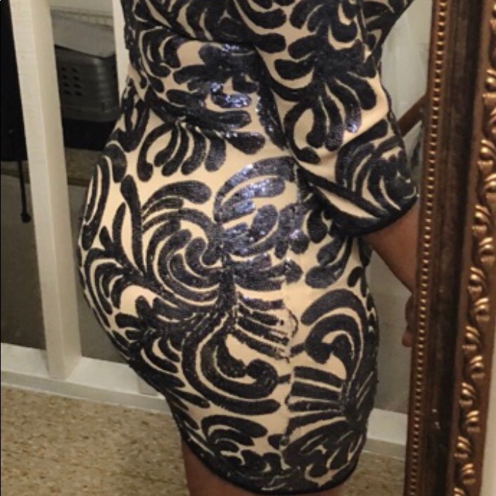Dress - Picture 4 of 4